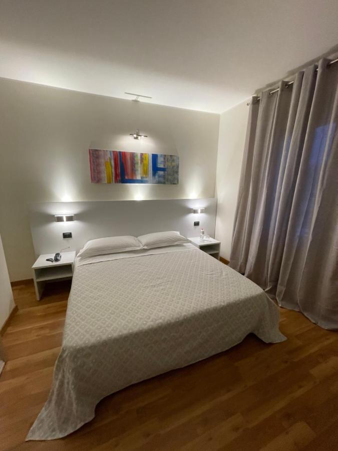 Albergo Ligabue 구아스탈라 외부 사진