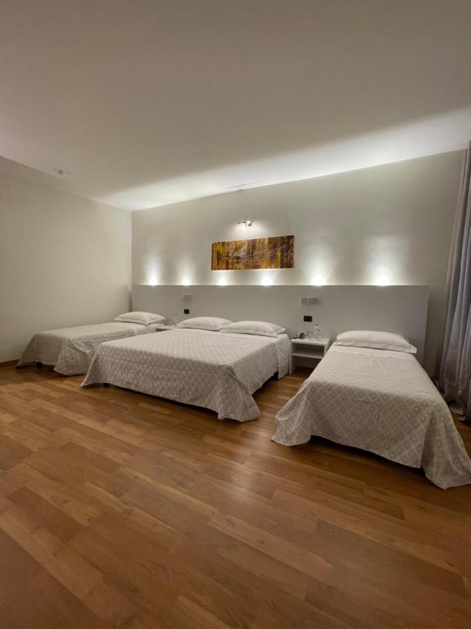 Albergo Ligabue 구아스탈라 외부 사진