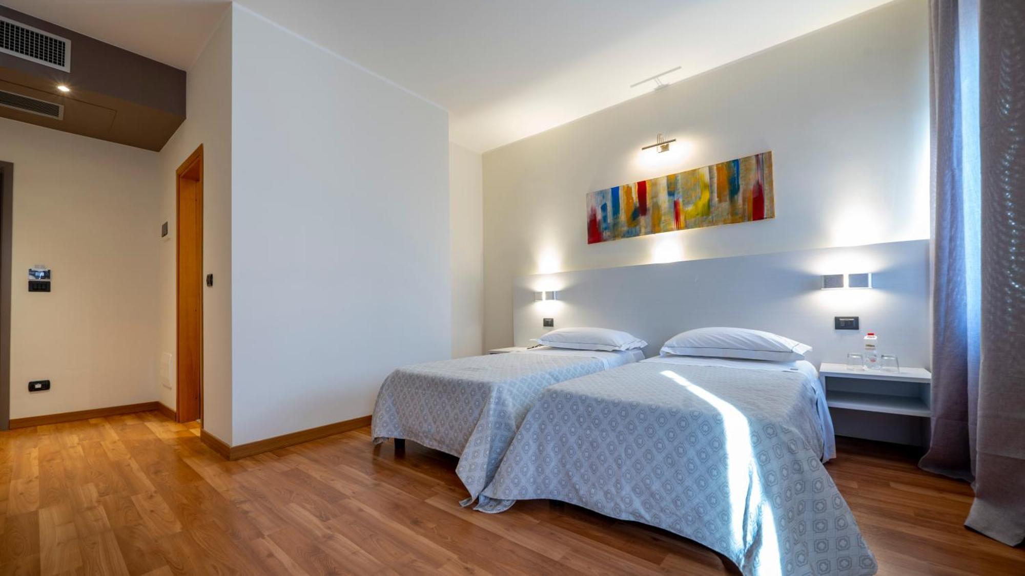 Albergo Ligabue 구아스탈라 외부 사진